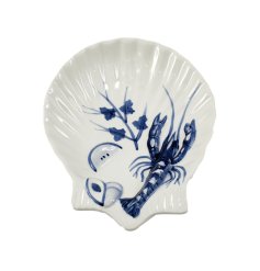 Add a touch of seaside elegance to your table with this stylish lobster plate.
