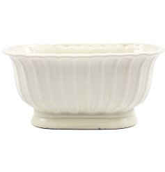 Add elegance to your home or garden with this charming Cream Bath Tub Planter. 