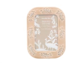 Bring nature’s charm to your memories with this elegant keepsake.