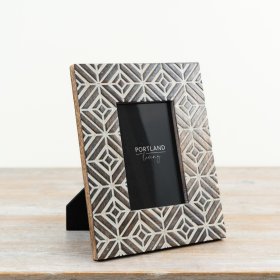 Chic photo frame with modern design to showcase your favorite memories beautifully.