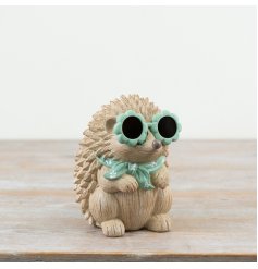 Add a charming hedgehog ornamnet 