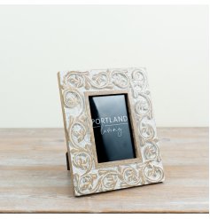Elegant 2wood and glass photo frame with a swirl flower design 