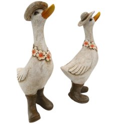 Bring cozy spring vibes with this charming polyresin duck ornament