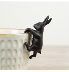 Enhance your kitchen or garden with this charming cast iron Rabbit Pot Hanger.