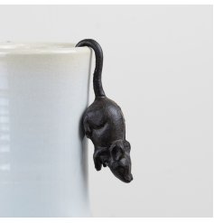 Add a whimsical touch to your kitchen or garden with the charming Mouse Pot Hanger
