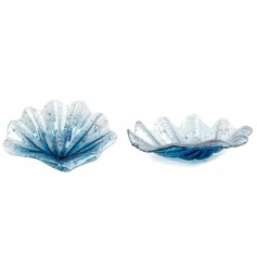 Enhance your dining experience with this stylish Shell Glass Plate.