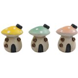 Add a touch of woodland whimsy with this charming 4x5.5cm Toadstool House Deco