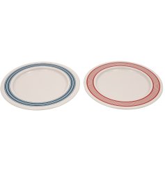 Bring vintage charm to your table with the Brocante Round Tin Plate.