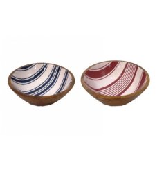 Add a vintage touch to your table with this 25cm Brocante Enamel Bowl