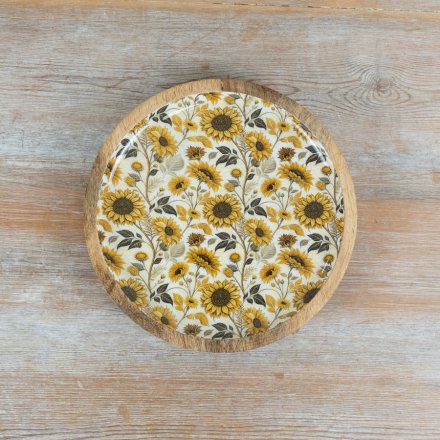 Chic round enamel dish with a sleek design.