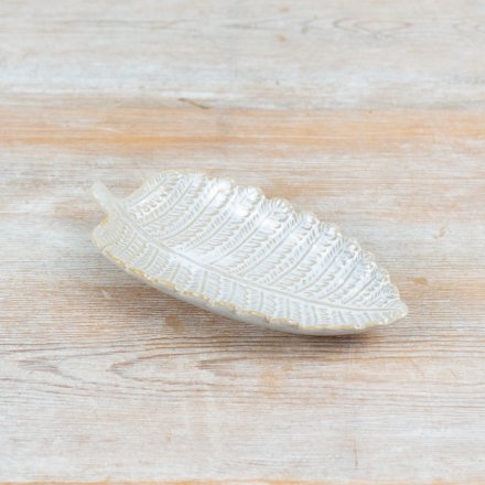 Chic leaf-patterned dish perfect for holding small treasures.