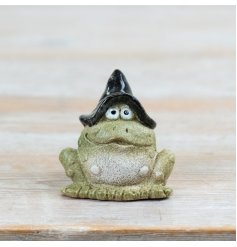 Bring seasonal charm and humor to autumn and Halloween with this adorable ceramic frog decoration.