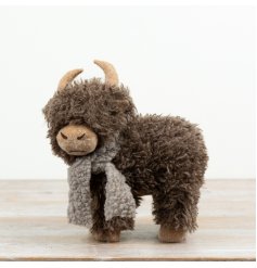 This Highland cow ornament delivers standout in-store presence.