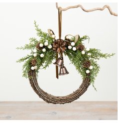 Bring natural charm to seasonal displays with this beautifully styled rustic winter wreath. 