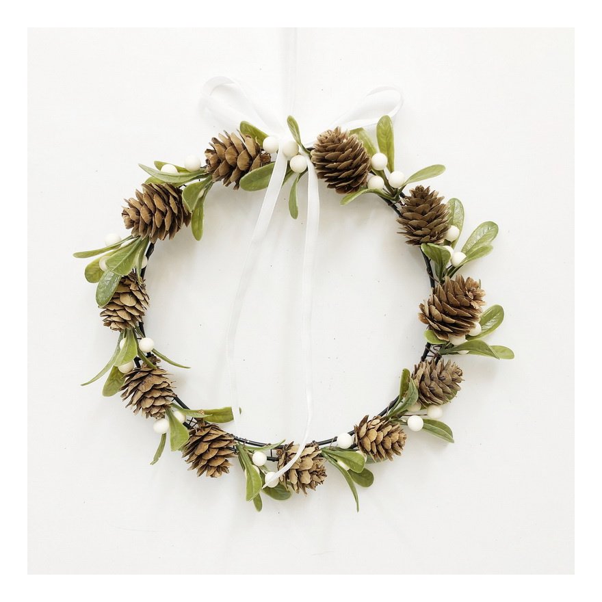 Pinecone & Mistletoe Mini Wreath 21cm