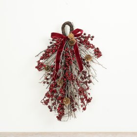 This 42cm festive hanging decoration features a rich red colour palette created with clusters of berries 