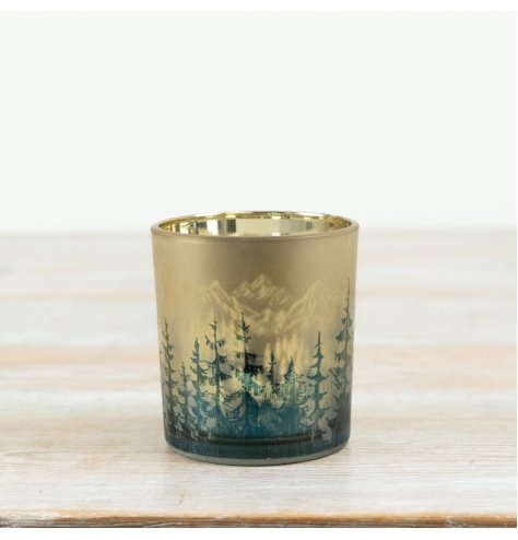 Compact woodland-themed wooden tealight holder.