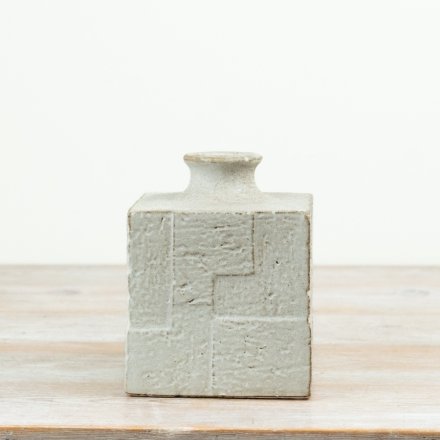 Sleek and versatile, this 13x13x16cm cement square vase blends modern design with natural tones