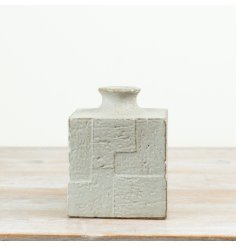 Sleek and versatile, this 13x13x16cm cement square vase blends modern design with natural tones
