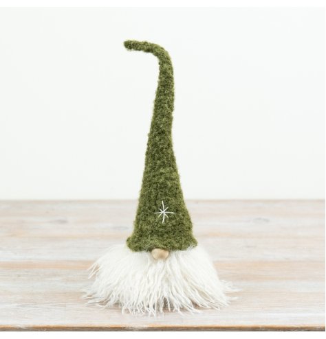 Add Nordic charm to your seasonal decor with this charming standing gonk decoration.