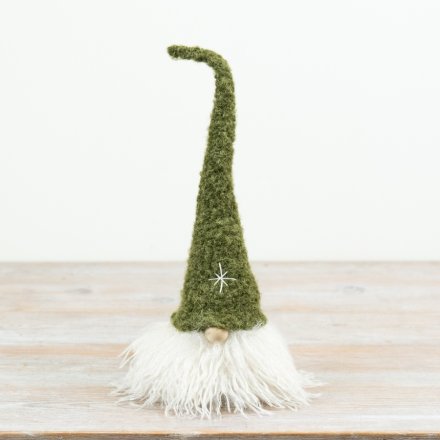 Bring a touch of Nordic charm to seasonal displays with this delightful standing gonk decoration.
