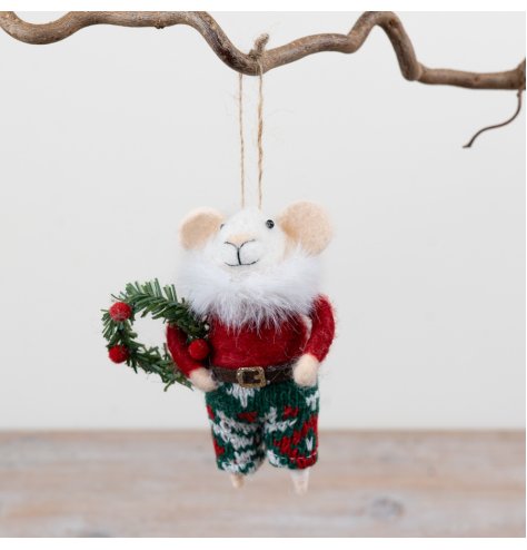 A delightful festive mouse decoration complete with wreath accessory, cosy seasonal outfit and soft trim detailing.