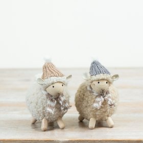 Add a cosy countryside charm to seasonal displays with this delightful assortment of sheep.