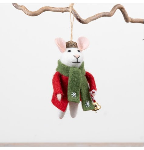 Bring festive charm to your décor with this adorable felt mouse hanging ornament.