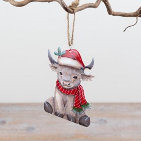 Bring a playful countryside touch to festive displays with this charming Highland cow hanging decoration.