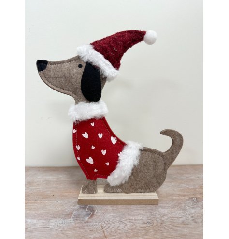 Bring festive cheer with this cute felt dog—perfect for adding charm to your holiday décor!