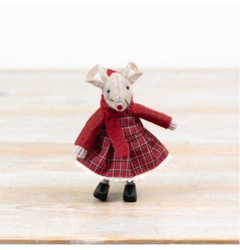 Add charm to any space with this adorable mouse decoration.