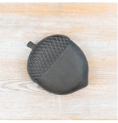 add some stylish deco to your autumnal get up with this trinket dish 
