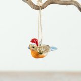 Bring festive cheer with the handcrafted Robin Brid Jute Hanger for a charming holiday look.