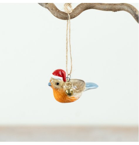 Bring festive cheer with the handcrafted Robin Brid Jute Hanger for a charming holiday look.