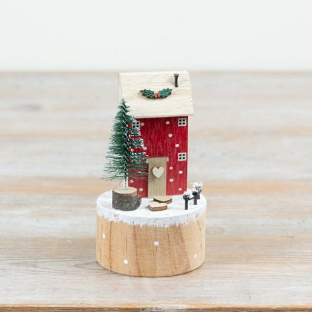 Holly Decorated Christmas House, 7.5cm