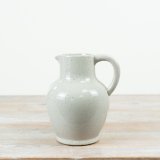 Soft, calm and understated. A neutral, modern farmhouse jug with a gentle, dependable personality.