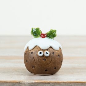 Add instant festive charm to your seasonal range with this adorable ceramic Christmas pudding decoration.