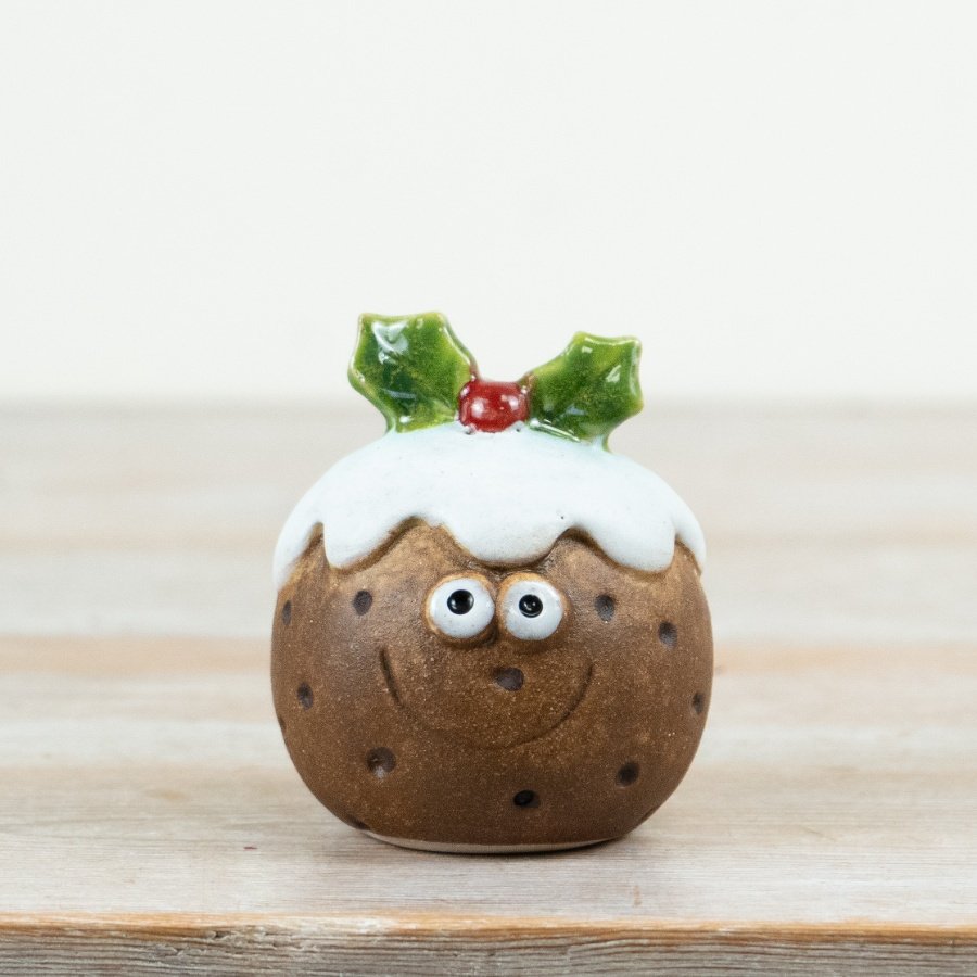 Add instant festive charm to your seasonal range with this adorable ceramic Christmas pudding decoration.