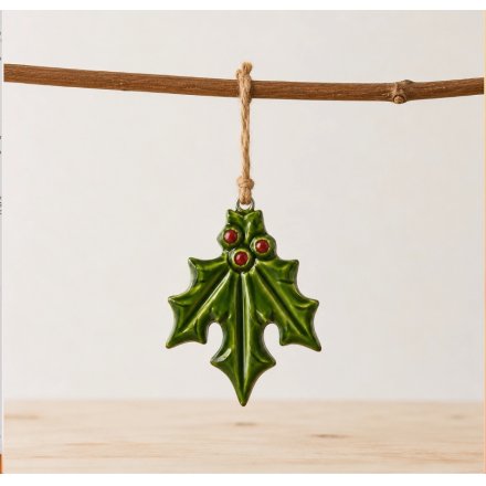 Add a timeless, verdant touch to your mantel or sideboard this festive season