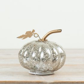 Add a soft autumn glow to your seasonal range with this beautiful light up glass pumpkin.