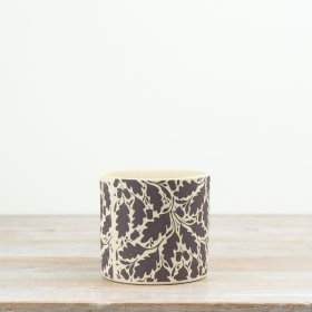 Add classic botanical charm to your collection with this elegant oak leaf print planter.