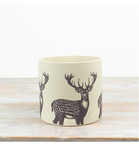 Lovely terracotta pot shaped like a reindeer charm