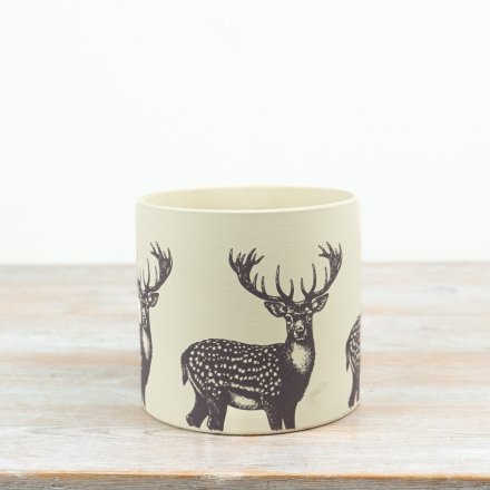 Lovely terracotta pot shaped like a reindeer charm