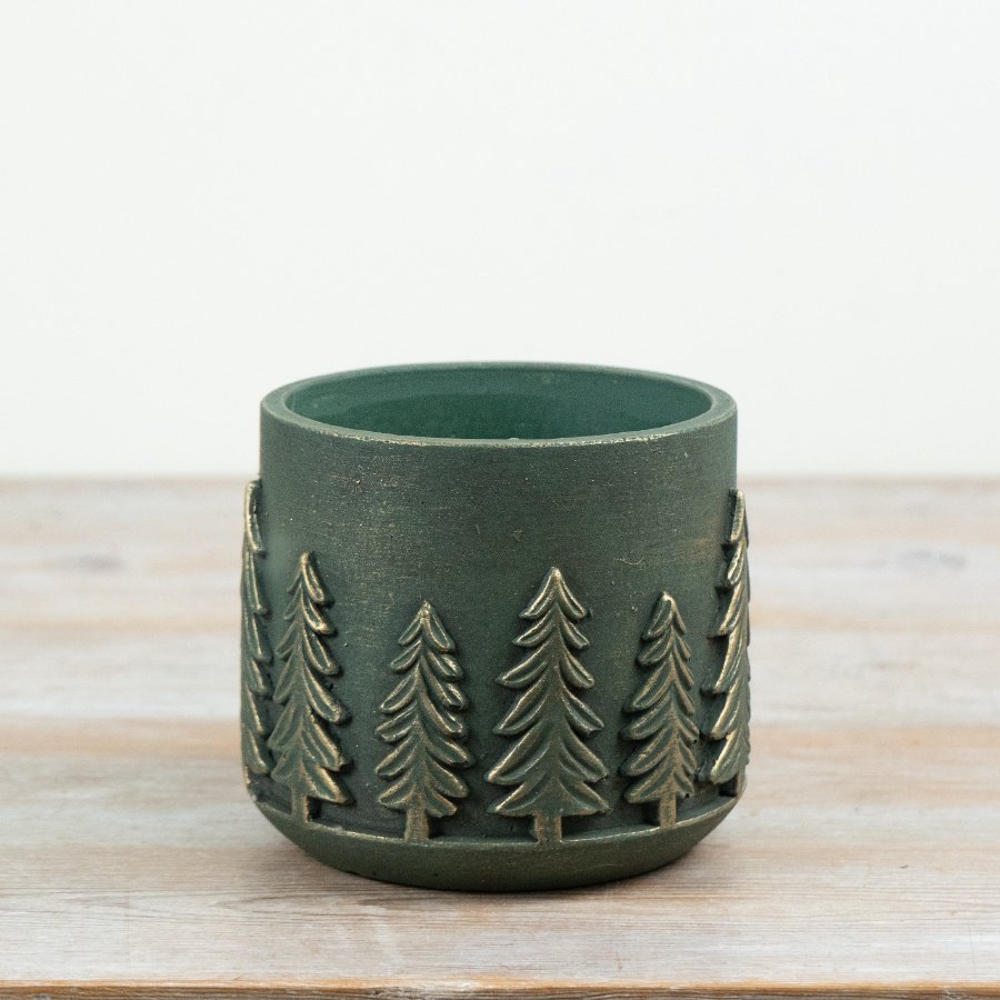 Bring rustic woodland styling to your range with this forest green cement planter.