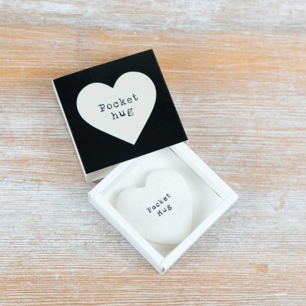 Elegant natural marble heart, personalised with single-color text, 