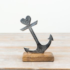 Chic anchor design, lightweight, ideal for a subtle nautical touch to your style.