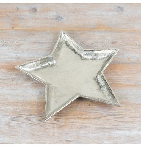 Enhance your dining experience with this stylish, modern plate.