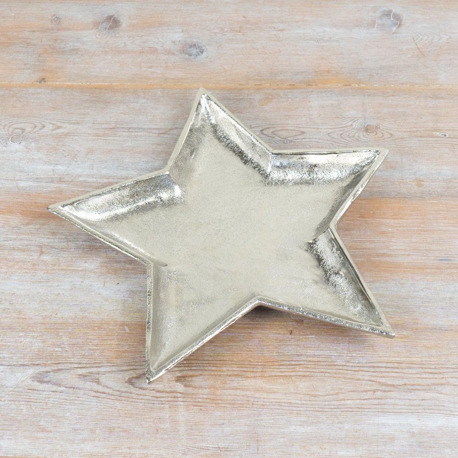 Enhance your dining with this stylish and refined sleek plate.