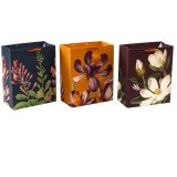 Present your gifts perfectly with these luxurious floral design gift bags in rich jewel colours. 