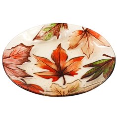 A richly coloured and beautifully stylish maple leaf designed glass plate. 